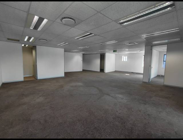 378M² OFFICE TO LET IN BRYANSTON